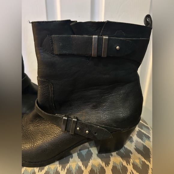 EUC Gray by Saks Fifth Avenue Booties black griege color Size 10 - Picture 2 of 7